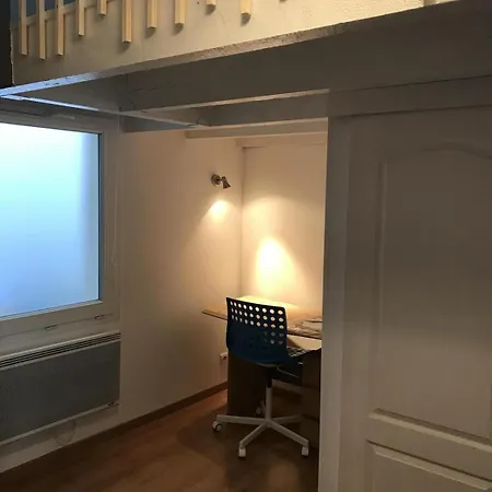 Avec Terrasse A 20 De La Apartmán *